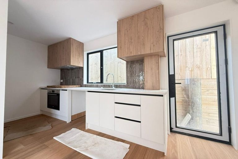 Photo of property in 4/43 Savoy Road, Glen Eden, Auckland, 0602