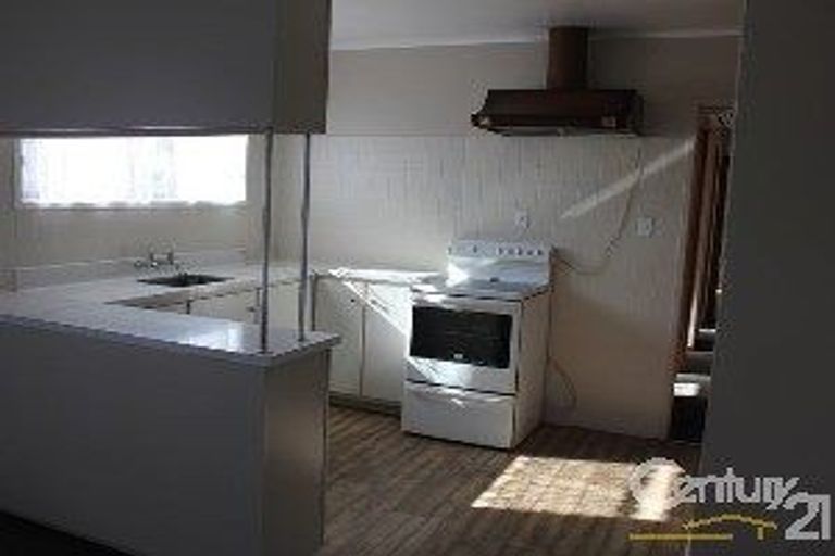 Photo of property in 37 Catkin Crescent, Papatoetoe, Auckland, 2025