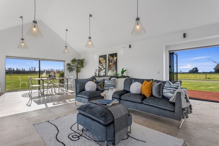 Photo of property in 585 Coutts Island Road, Coutts Island, Christchurch, 7670