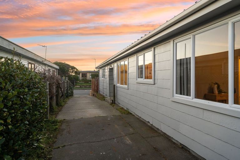 Photo of property in 45 Effingham Street, North New Brighton, Christchurch, 8083