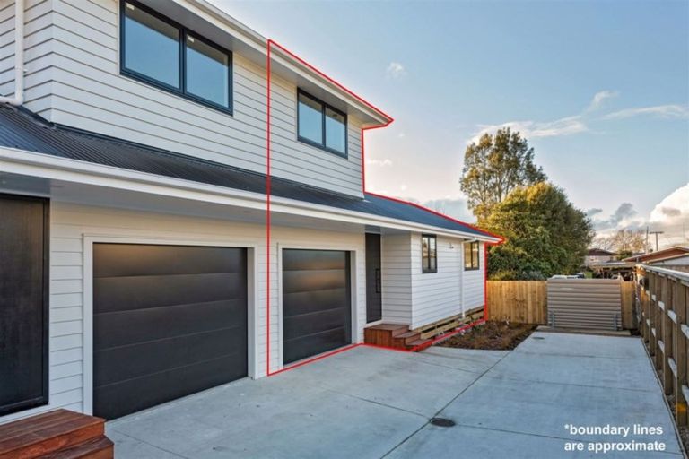 Photo of property in 52b Waipani Road, Te Atatu Peninsula, Auckland, 0610