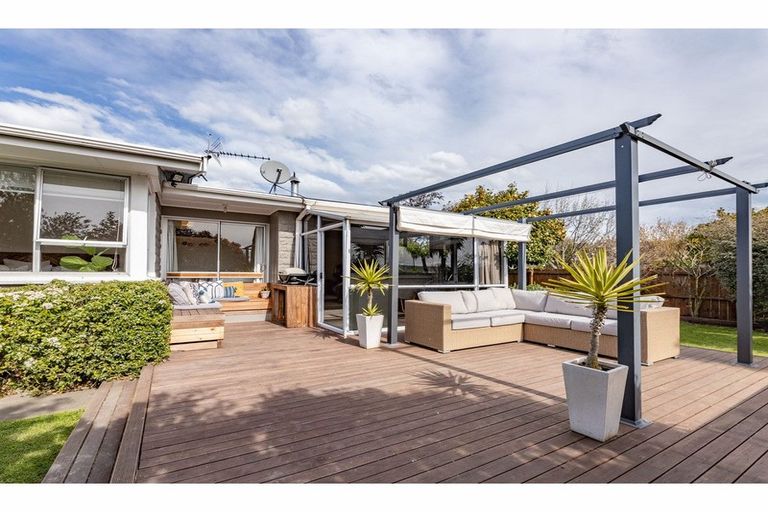 Photo of property in 2 Lomond Place, Woolston, Christchurch, 8062