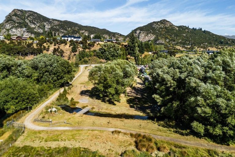 Photo of property in 43 Monteith Road, Albert Town, Wanaka, 9382