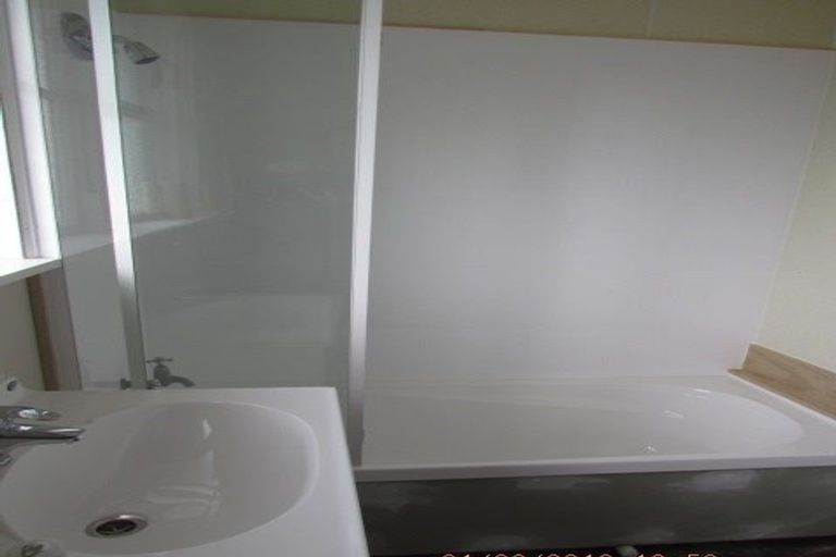 Photo of property in 2/5 Ruahine Street, Trentham, Upper Hutt, 5018