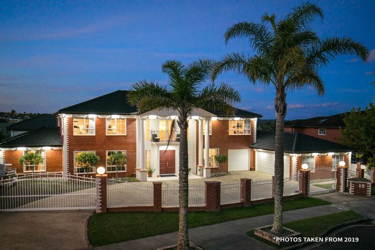 Photo of property in 18 Mansion Court, West Harbour, Auckland, 0618