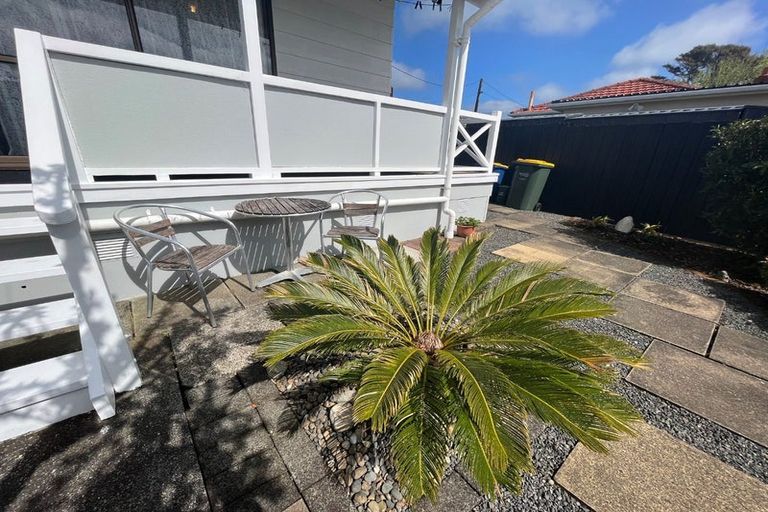 Photo of property in 1/43 Eastglen Road, Glen Eden, Auckland, 0602