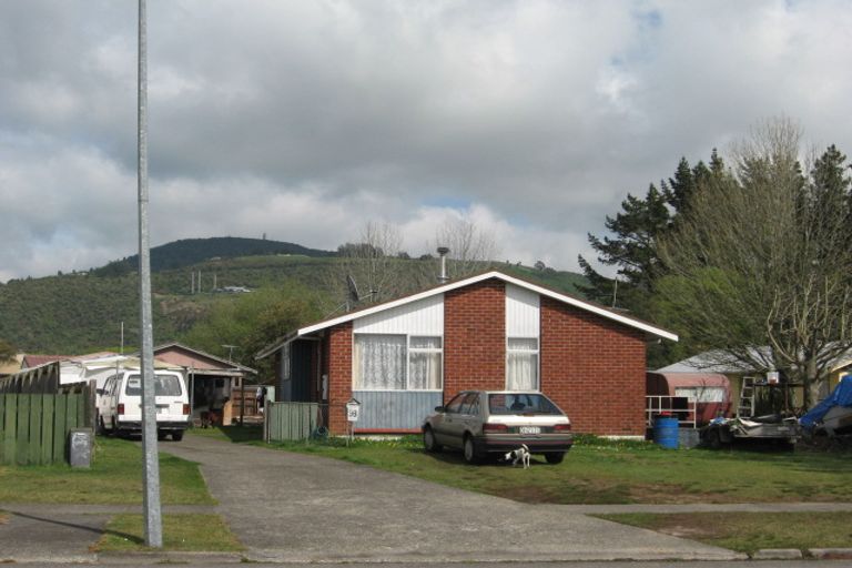 Photo of property in 93 Aquarius Drive, Kawaha Point, Rotorua, 3010