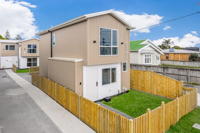 Photo of property in 115b Luke Street East, Otahuhu, Auckland, 1062