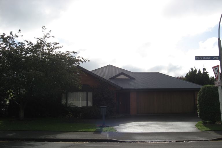 Photo of property in 2 Parkstone Avenue, Ilam, Christchurch, 8041