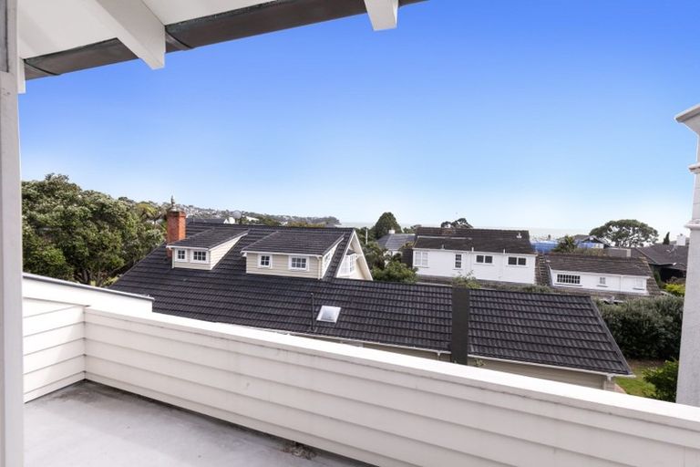 Photo of property in 27 Saltburn Road, Milford, Auckland, 0620