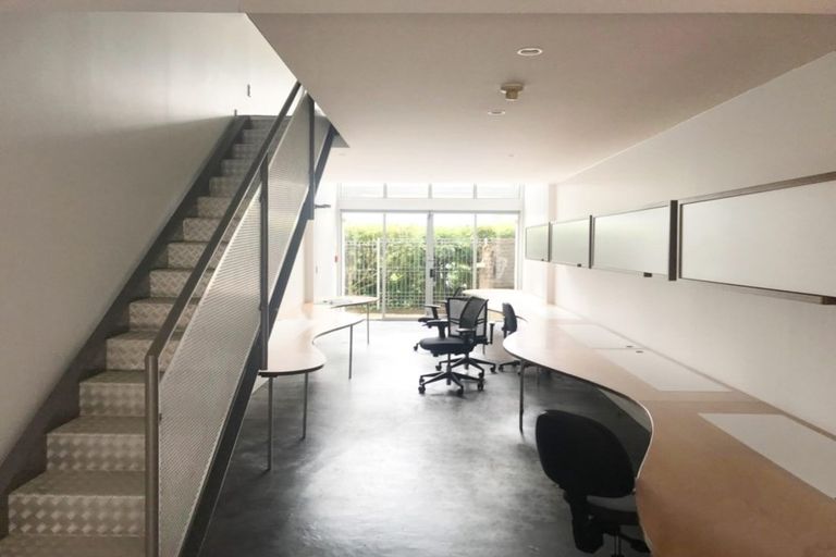 Photo of property in 19 Blake Road, Mangere East, Auckland, 2024