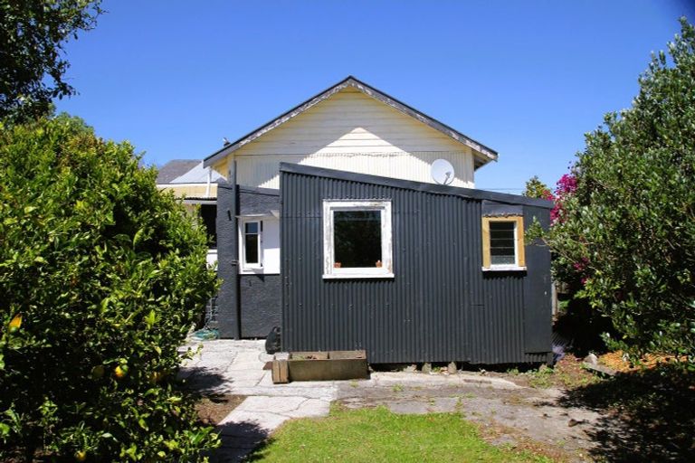 Photo of property in 31 Brougham Street, Westport, 7825