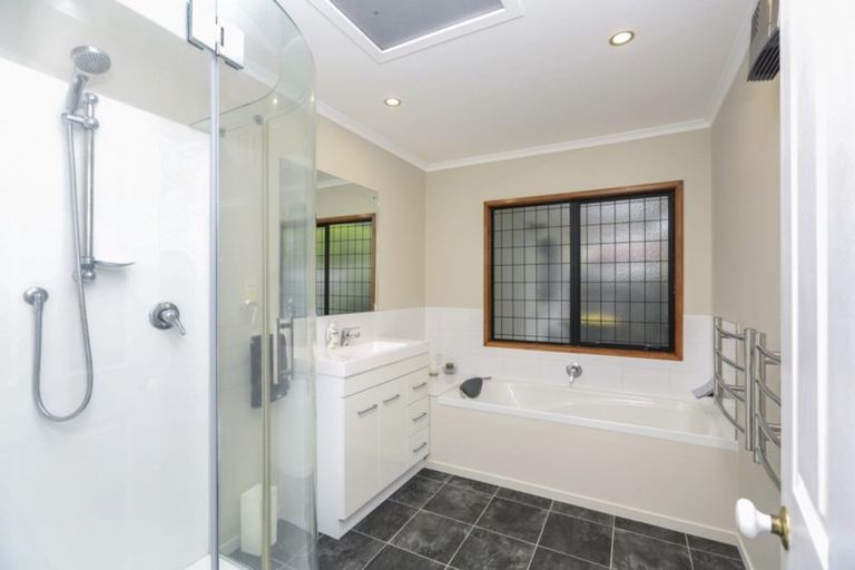 Photo of property in 364 Mangorei Road, Merrilands, New Plymouth, 4312