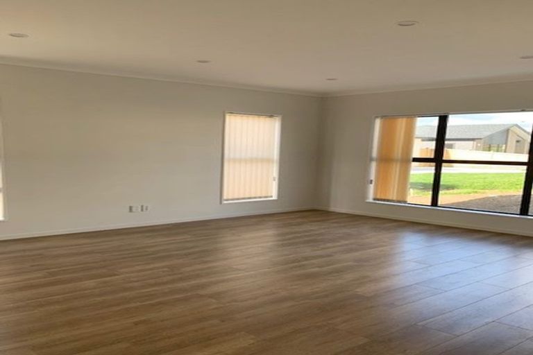 Photo of property in 40 Cooladawson Drive, Flat Bush, Auckland, 2019