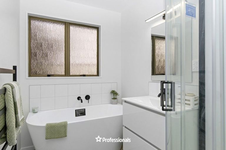 Photo of property in 14 Matuhi Street, Tirohanga, Lower Hutt, 5010