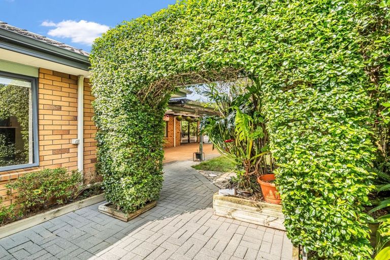 Photo of property in 54 Magic Way, Randwick Park, Auckland, 2105