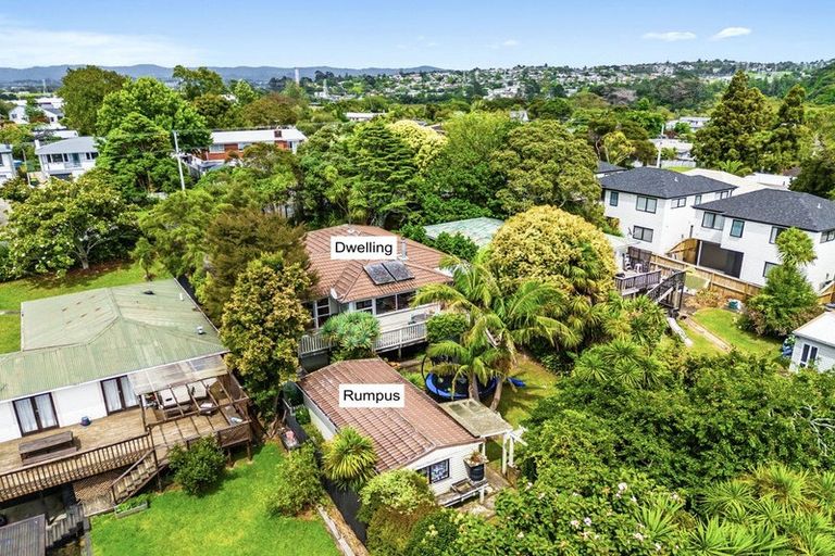 Photo of property in 23 Taipari Road, Te Atatu Peninsula, Auckland, 0610