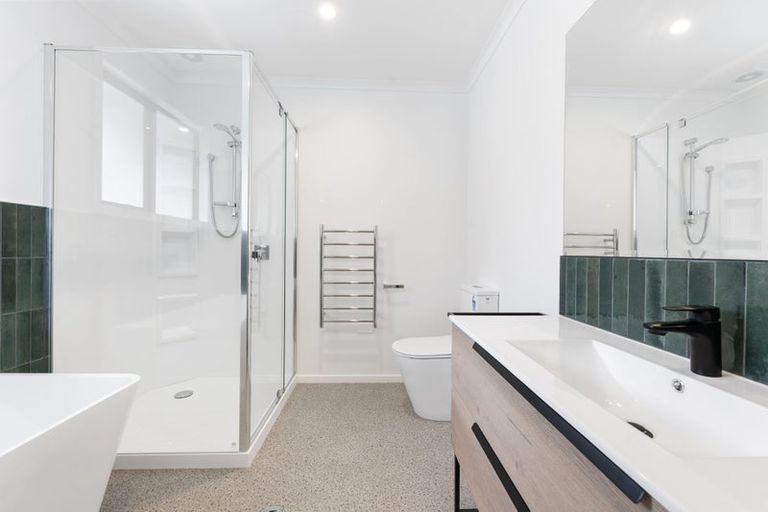 Photo of property in 30c Russell Road, Manurewa, Auckland, 2102