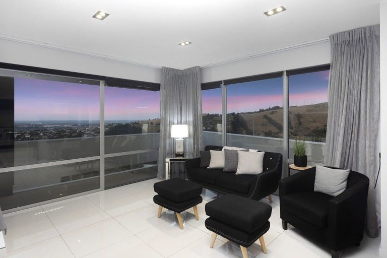 Photo of property in 12 Harry Ell Drive, Cashmere, Christchurch, 8022