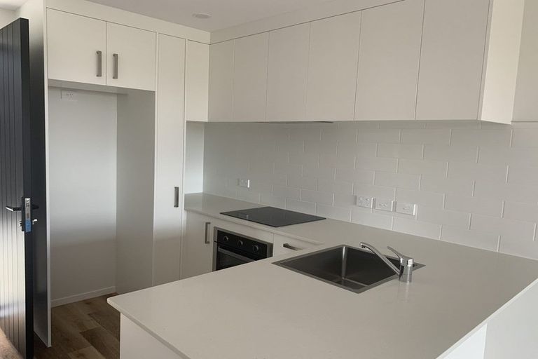 Photo of property in 125a Woodglen Road, Glen Eden, Auckland, 0602