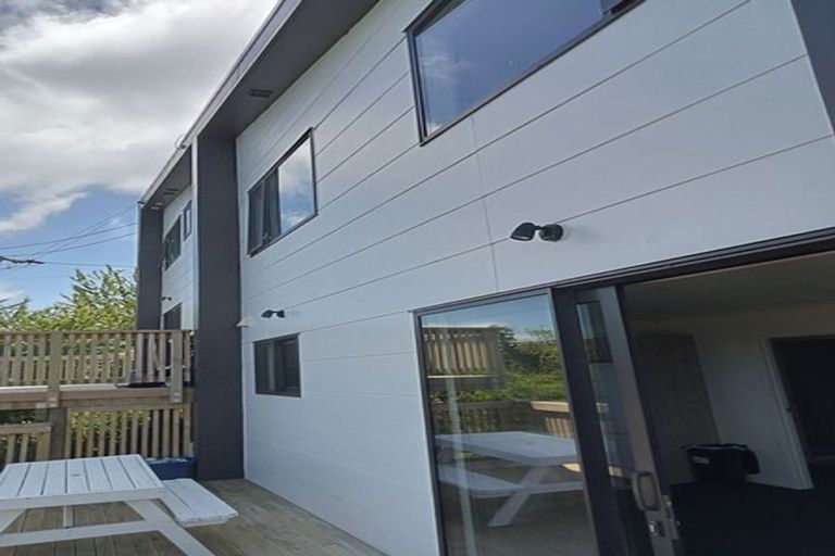 Photo of property in 1 Saint Abbs Place, North Dunedin, Dunedin, 9016