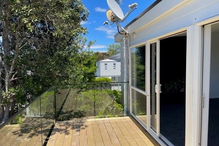 Photo of property in 61 Parr Terrace, Castor Bay, Auckland, 0620