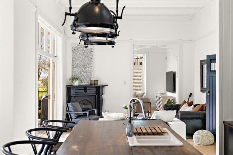 Photo of property in 70 Pomona Road, Kumeu, 0891