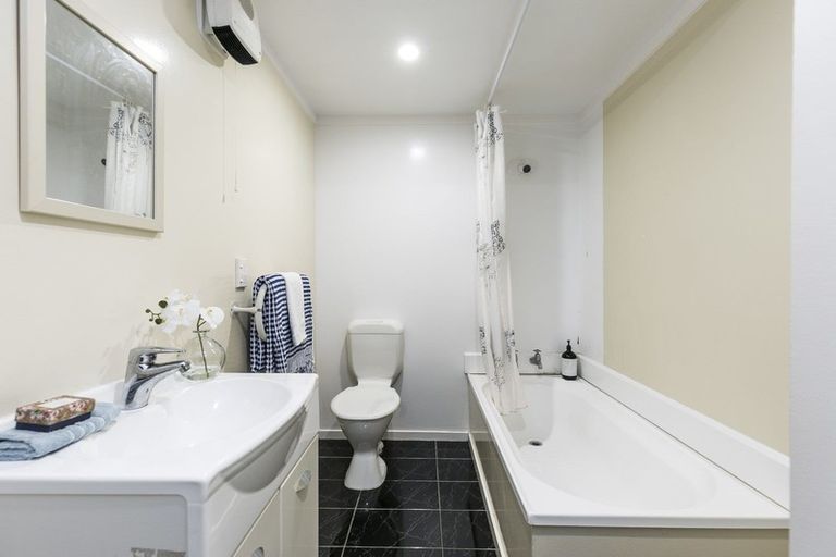 Photo of property in 7a Camperdown Road, Miramar, Wellington, 6022