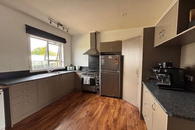 Photo of property in 18 Renfrew Street, Waikiwi, Invercargill, 9810