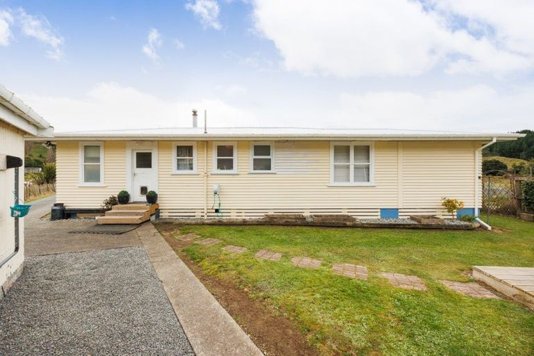 Photo of property in 69 Ongo Road, Hunterville, 4730