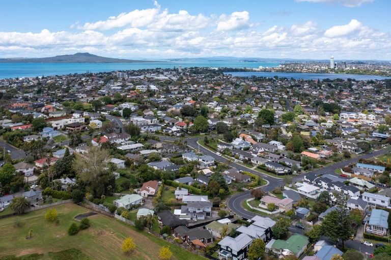 Photo of property in 1/45 Seine Road, Forrest Hill, Auckland, 0620