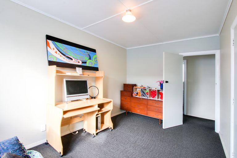 Photo of property in 31 Cottrell Crescent, Onekawa, Napier, 4110