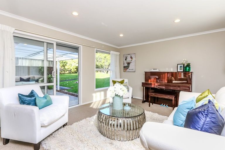 Photo of property in 37 Fratley Avenue, Farm Cove, Auckland, 2012