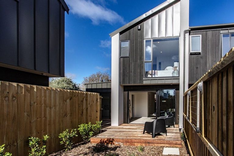 Photo of property in 11/24 Devonport Lane, St Albans, Christchurch, 8014