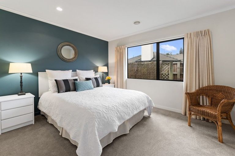 Photo of property in 18 Gemini Place, Kawaha Point, Rotorua, 3010