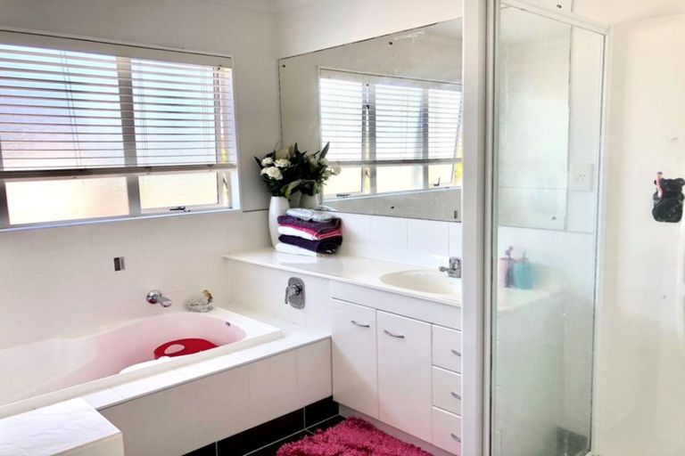 Photo of property in 175 Wattle Farm Road, Wattle Downs, Auckland, 2103