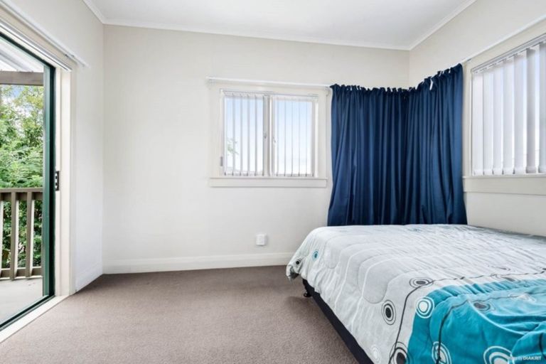 Photo of property in 39a Lincoln Park Avenue, Massey, Auckland, 0614