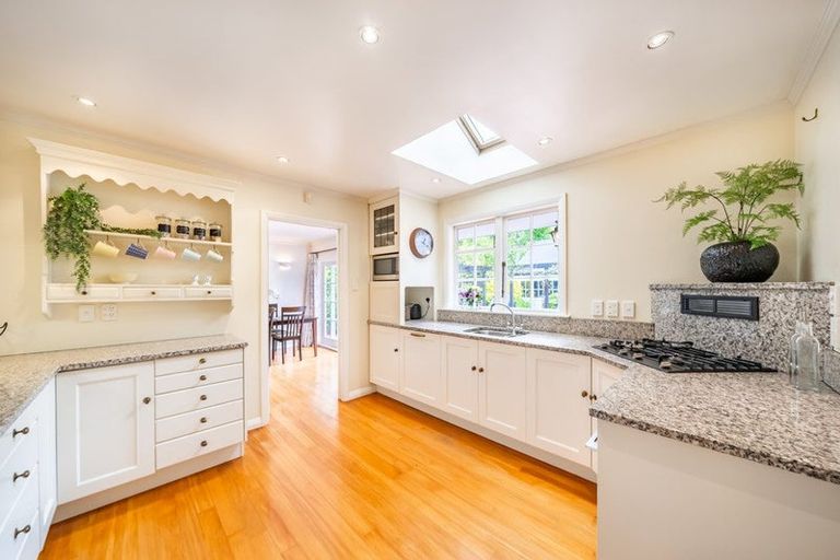 Photo of property in 88 Pinehaven Road, Pinehaven, Upper Hutt, 5019