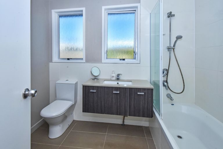 Photo of property in 1/27 Reelick Avenue, Pakuranga Heights, Auckland, 2010