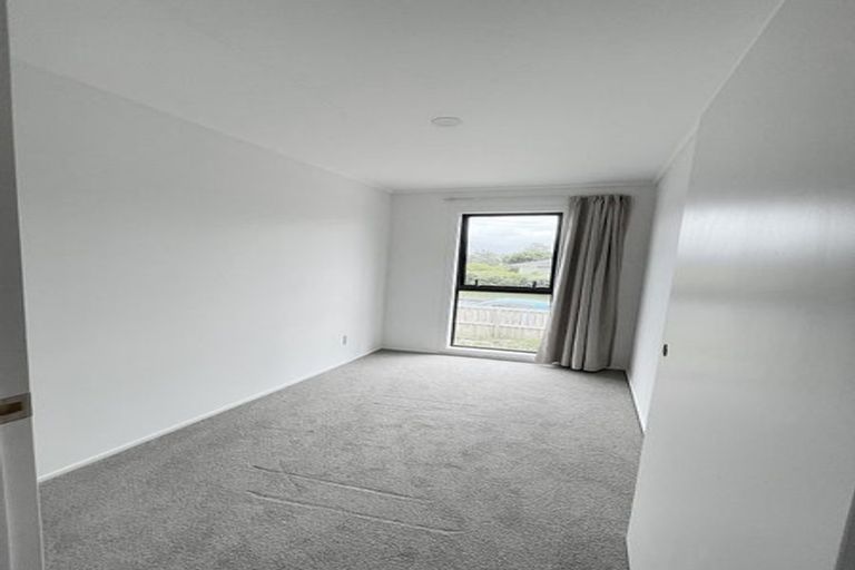 Photo of property in 338 Royal Road, Massey, Auckland, 0614