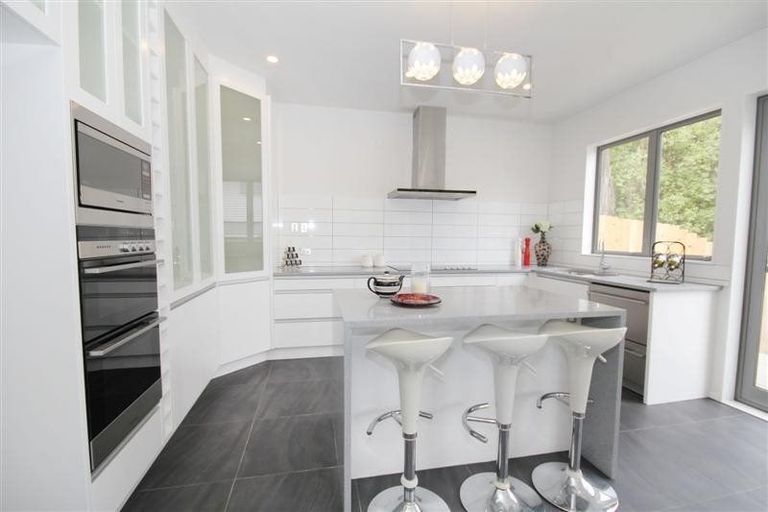 Photo of property in 21 Moller Street, Beach Haven, Auckland, 0626