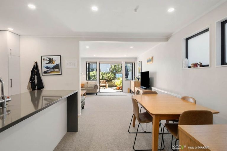 Photo of property in 1/88 Brougham Street, Mount Victoria, Wellington, 6011