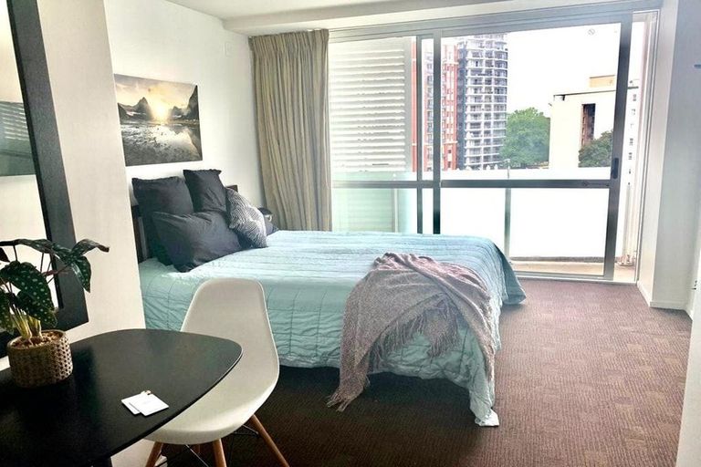 Photo of property in The Quadrant Apartments, 822/10 Waterloo Quadrant, Auckland Central, Auckland, 1010