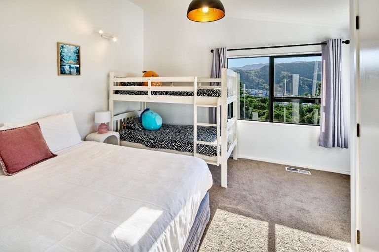 Photo of property in 20 Bay Lair Grove, Island Bay, Wellington, 6023