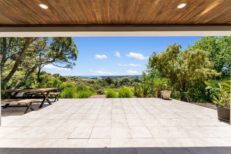 Photo of property in 586 Whitford Road, Whitford, Howick, 2571