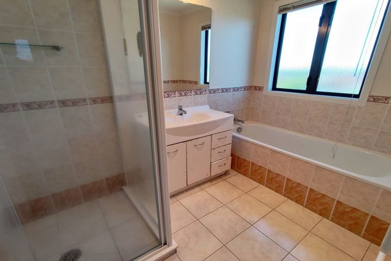 Photo of property in 6 Hampervale Place, Flat Bush, Auckland, 2016