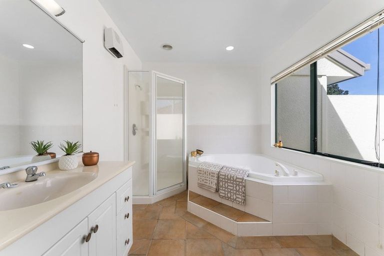 Photo of property in 94 Santa Monica Drive, Papamoa Beach, Papamoa, 3118