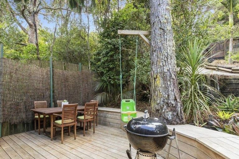 Photo of property in 23 Victory Road, Laingholm, Auckland, 0604