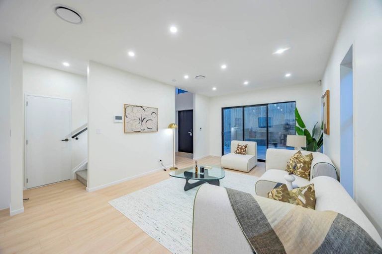 Photo of property in 30c Beulah Avenue, Rothesay Bay, Auckland, 0630