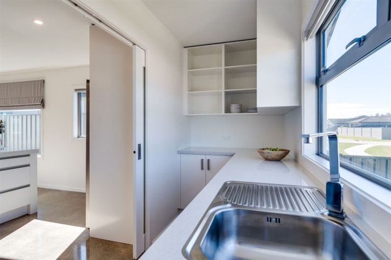 Photo of property in 3 Aparima Place, Awatoto, Napier, 4110